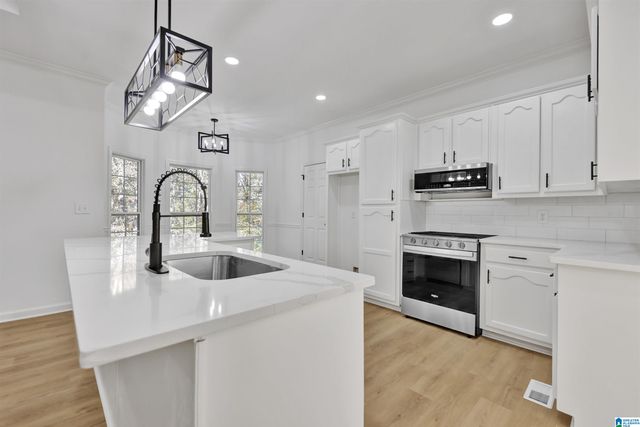 652 E OAK DRIVE, Trussville, AL 35173