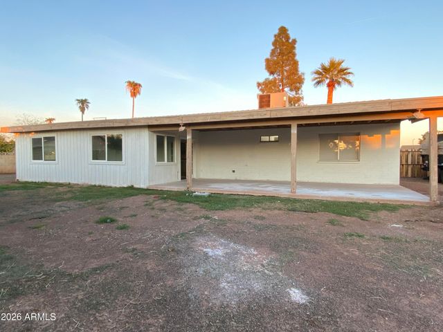 2121 W SEQUOIA Drive, Phoenix, AZ 85027