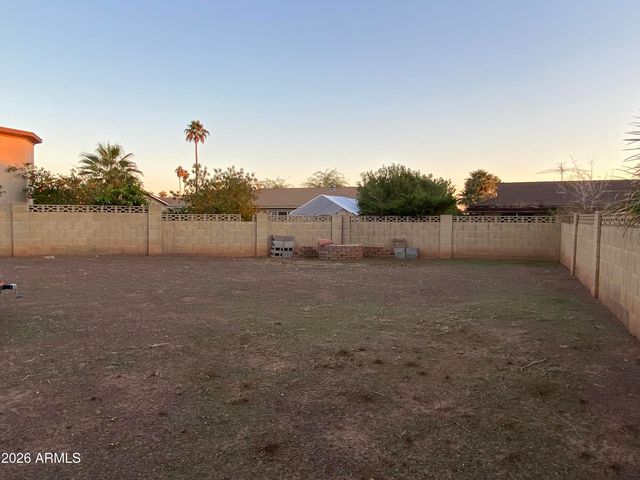 2121 W SEQUOIA Drive, Phoenix, AZ 85027