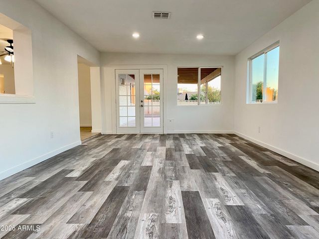 2121 W SEQUOIA Drive, Phoenix, AZ 85027