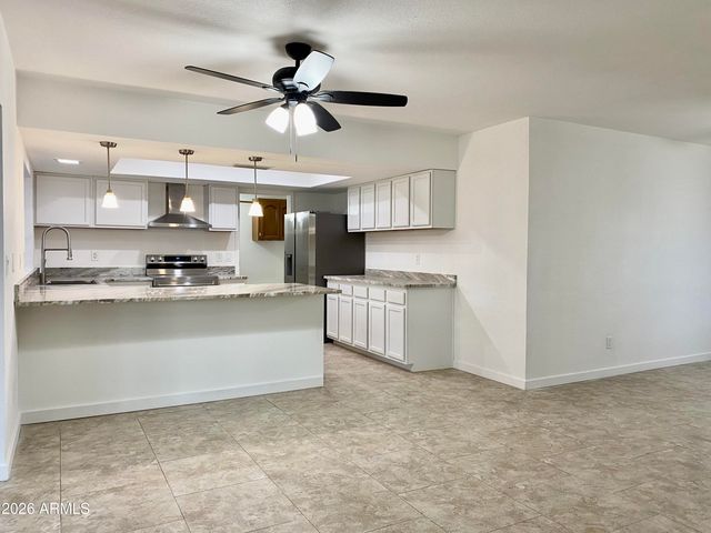 2121 W SEQUOIA Drive, Phoenix, AZ 85027