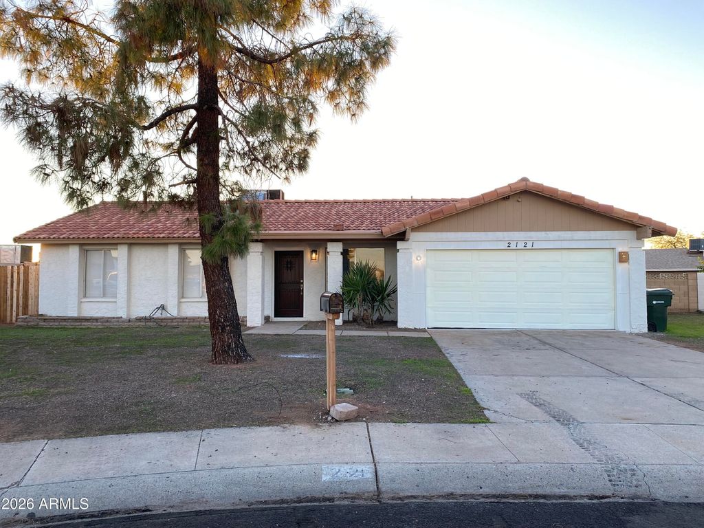 2121 W SEQUOIA Drive, Phoenix, AZ 85027