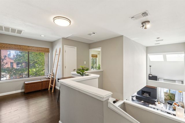 4715 Collinwood Avenue, Fort Worth, TX 76107