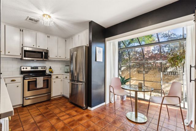 4715 Collinwood Avenue, Fort Worth, TX 76107