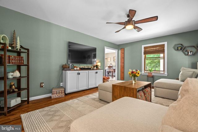 73 DO JAN DR, Pottstown, PA 19465