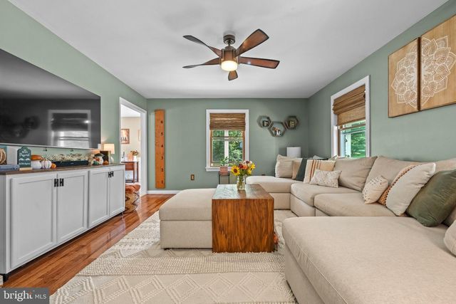 73 DO JAN DR, Pottstown, PA 19465