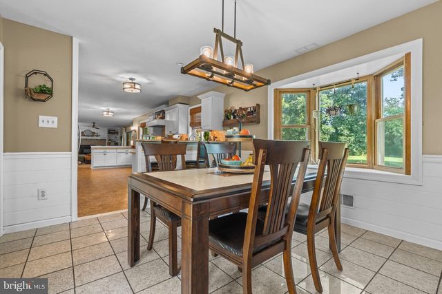 73 DO JAN DR, Pottstown, PA 19465