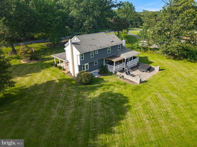 73 DO JAN DR, Pottstown, PA 19465