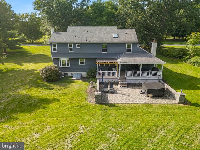 73 DO JAN DR, Pottstown, PA 19465