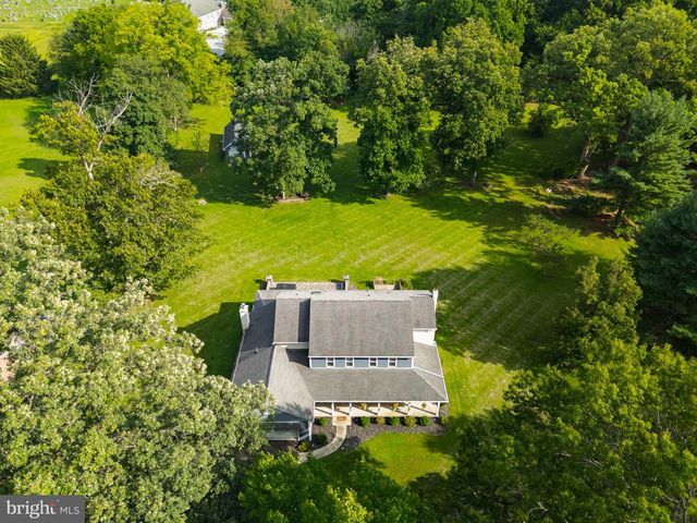 73 DO JAN DR, Pottstown, PA 19465