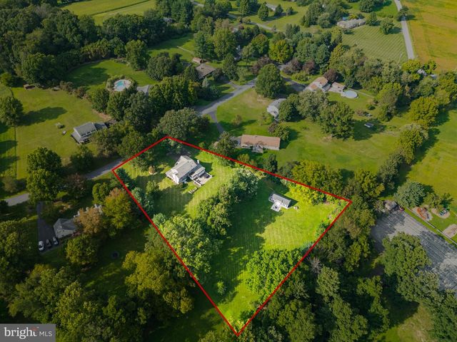 73 DO JAN DR, Pottstown, PA 19465