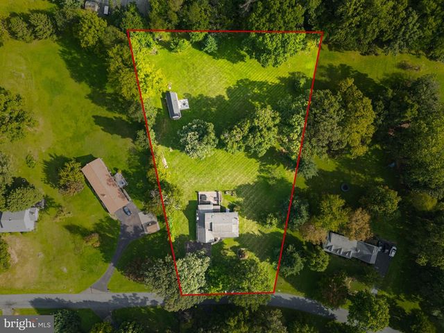 73 DO JAN DR, Pottstown, PA 19465