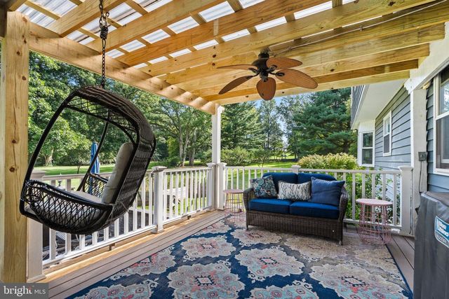 73 DO JAN DR, Pottstown, PA 19465