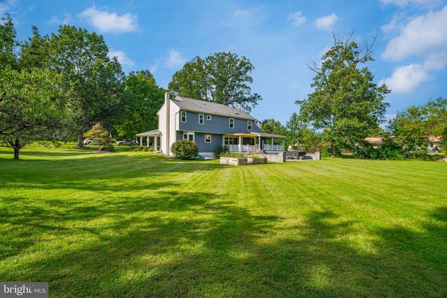 73 DO JAN DR, Pottstown, PA 19465