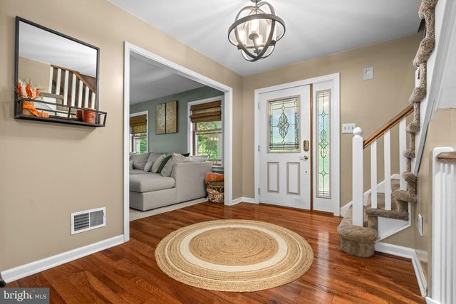 73 DO JAN DR, Pottstown, PA 19465