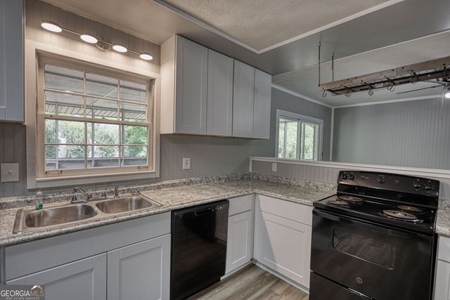 100 Cabriolet Trail, Mcdonough, GA 30253
