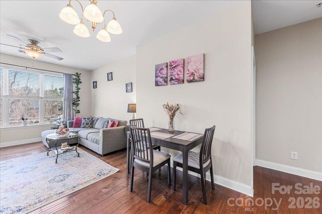 1000 E Woodlawn Road 311, Charlotte, NC 28209