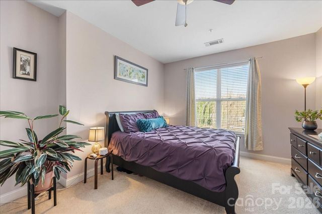 1000 E Woodlawn Road 311, Charlotte, NC 28209