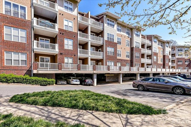 1000 E Woodlawn Road 311, Charlotte, NC 28209