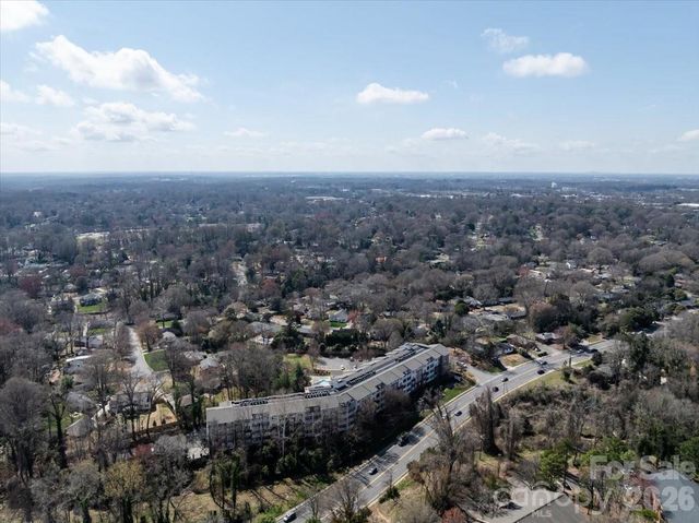 1000 E Woodlawn Road 311, Charlotte, NC 28209
