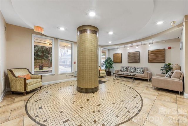 1000 E Woodlawn Road 311, Charlotte, NC 28209