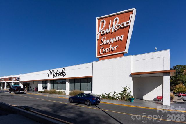 1000 E Woodlawn Road 311, Charlotte, NC 28209