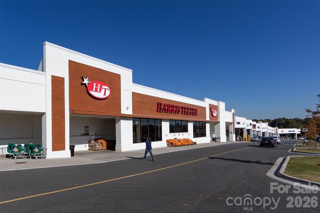 1000 E Woodlawn Road 311, Charlotte, NC 28209