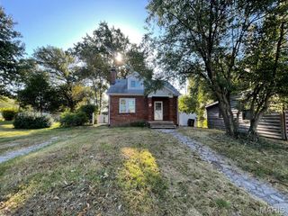 910 N Church Street, Belleville, IL 62220