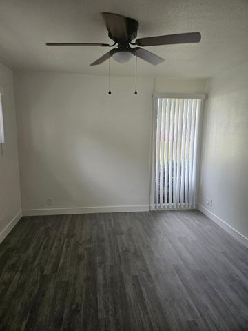 2520 N 46th Street 5, Phoenix, AZ 85008