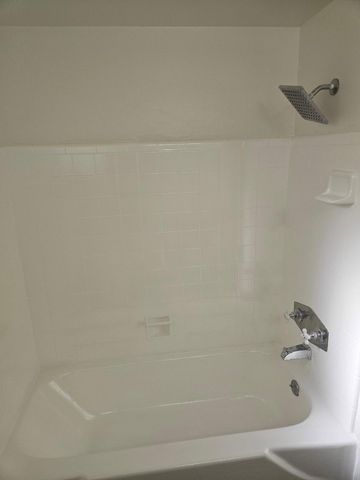 2520 N 46th Street 5, Phoenix, AZ 85008