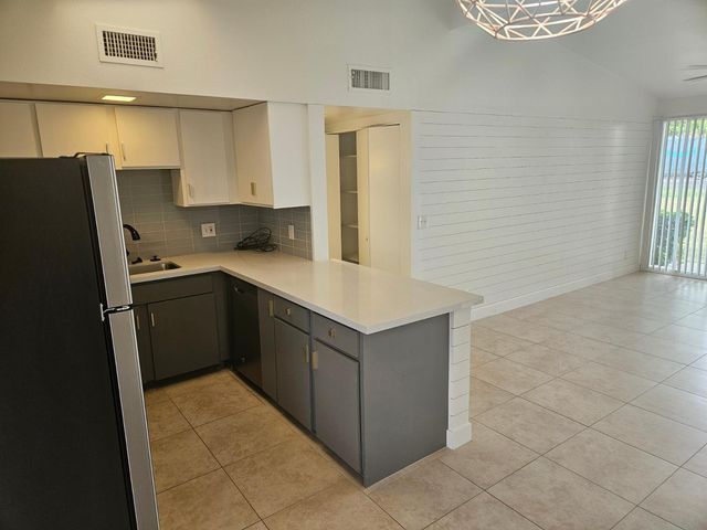 2520 N 46th Street 5, Phoenix, AZ 85008