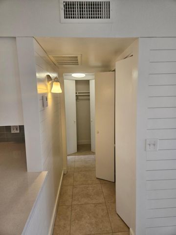 2520 N 46th Street 5, Phoenix, AZ 85008