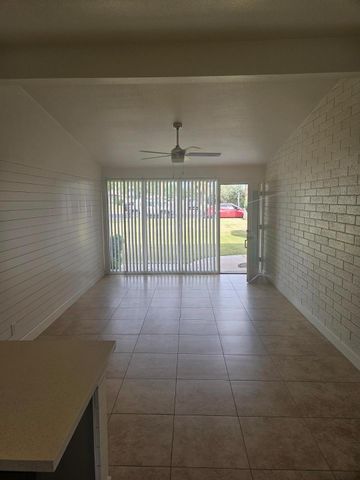 2520 N 46th Street 5, Phoenix, AZ 85008