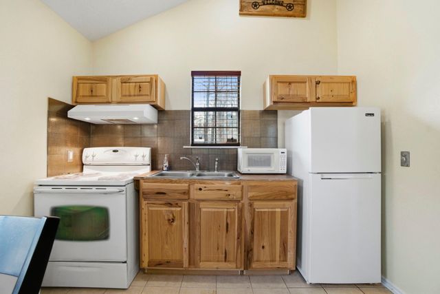 90 Roatan, Point Blank, TX 77364