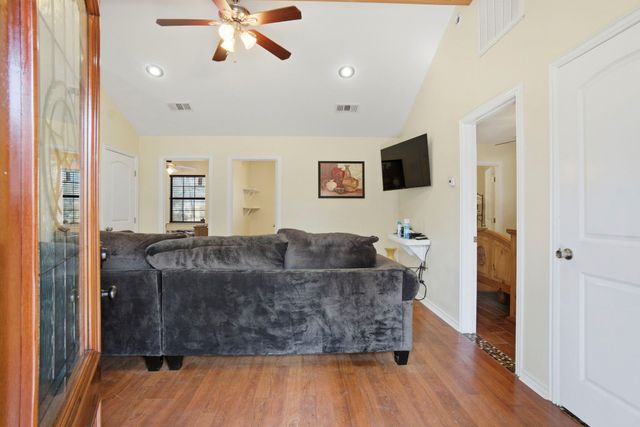 90 Roatan, Point Blank, TX 77364