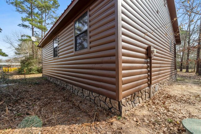 90 Roatan, Point Blank, TX 77364