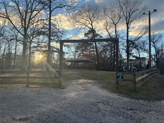 90 Roatan, Point Blank, TX 77364