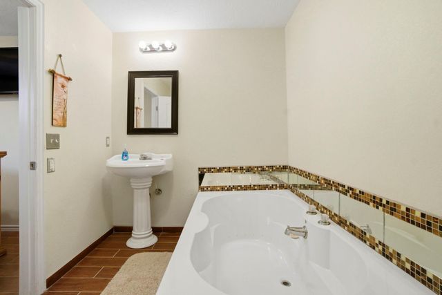 90 Roatan, Point Blank, TX 77364