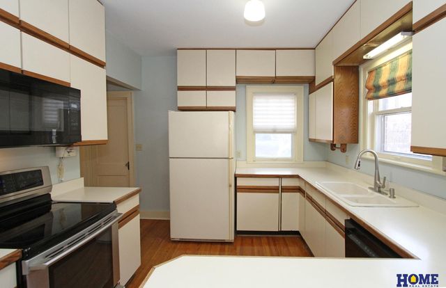 2941 Jackson Drive, Lincoln, NE 68502