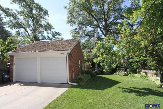 2941 Jackson Drive, Lincoln, NE 68502