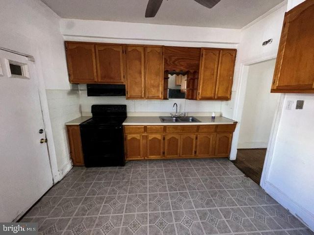 5403 LEBANON AVE, Philadelphia, PA 19131