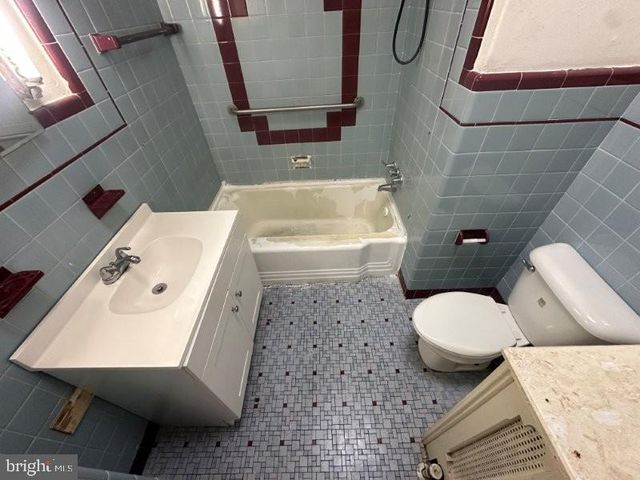 5403 LEBANON AVE, Philadelphia, PA 19131