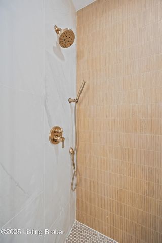 400 Wood Rd, Louisville, KY 40222