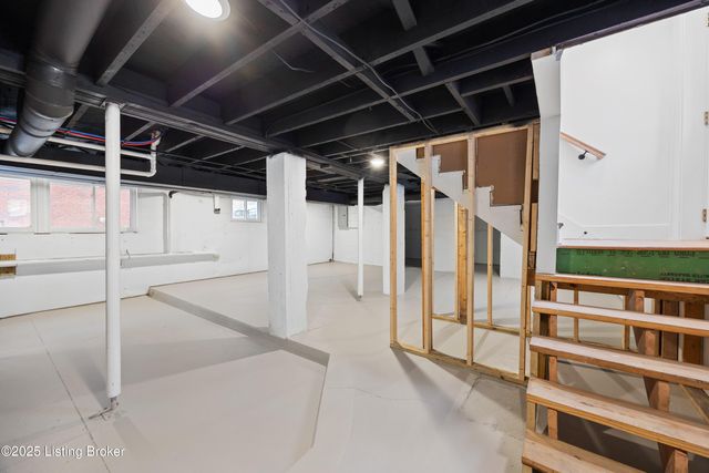 400 Wood Rd, Louisville, KY 40222