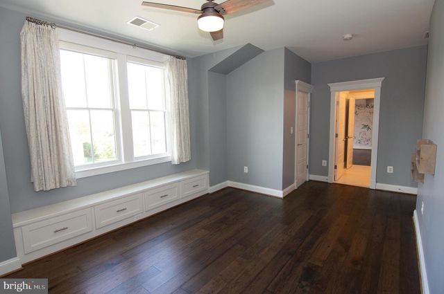 204 BATTLE ST SW, Vienna, VA 22180