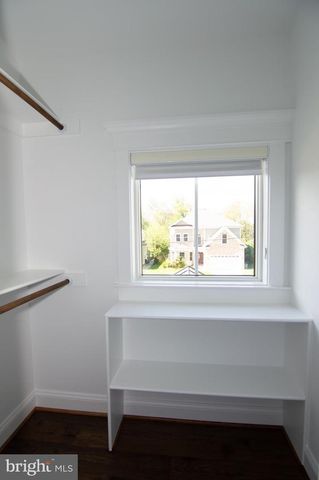 204 BATTLE ST SW, Vienna, VA 22180