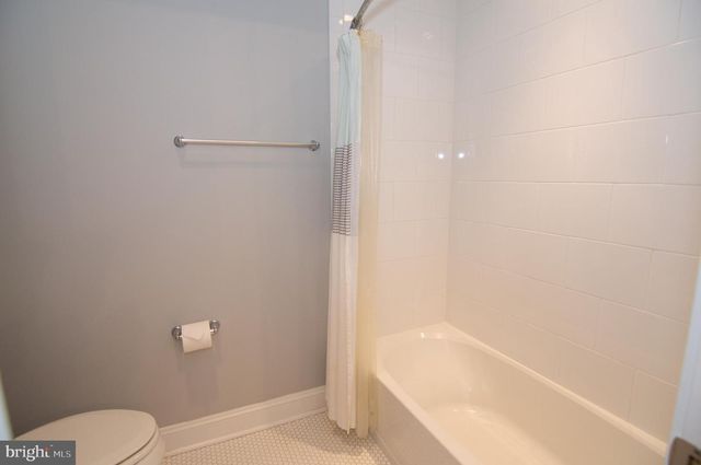 204 BATTLE ST SW, Vienna, VA 22180