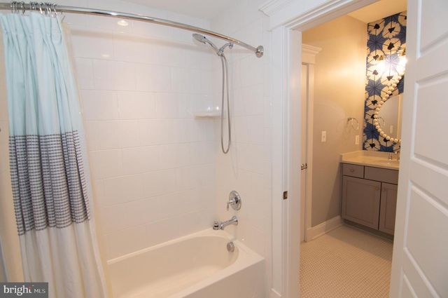 204 BATTLE ST SW, Vienna, VA 22180