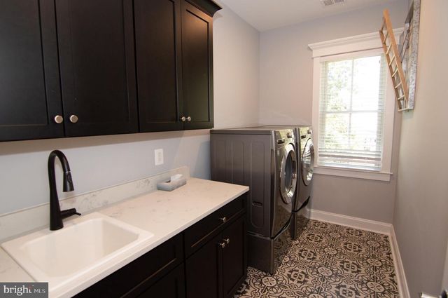204 BATTLE ST SW, Vienna, VA 22180
