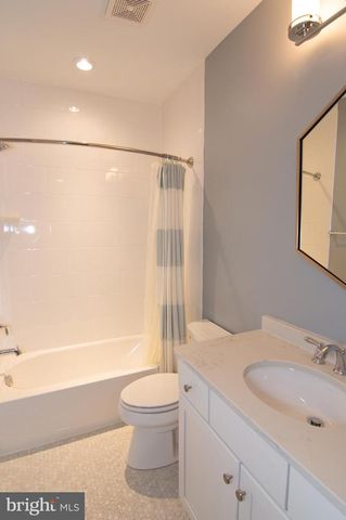204 BATTLE ST SW, Vienna, VA 22180